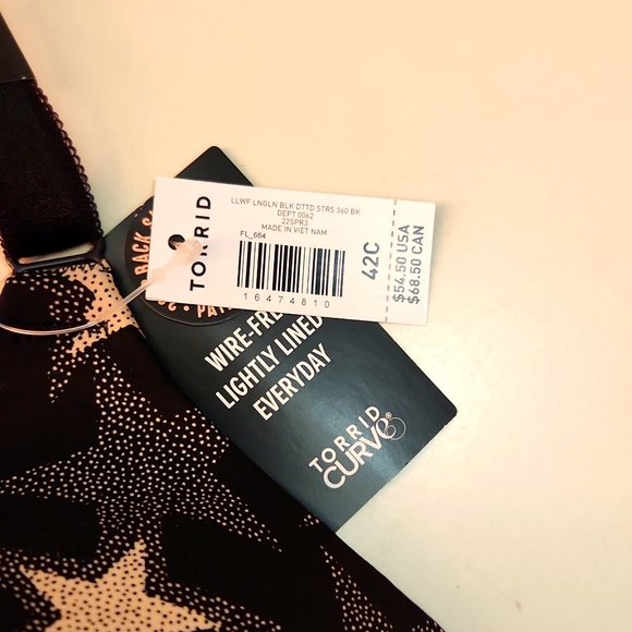 ❤️NWT VINTAGE TORRID BRA - WIRE-FREE LIGHTLY LINED STARS PRINT - BACK SMOOTHING - Picture 5 of 10